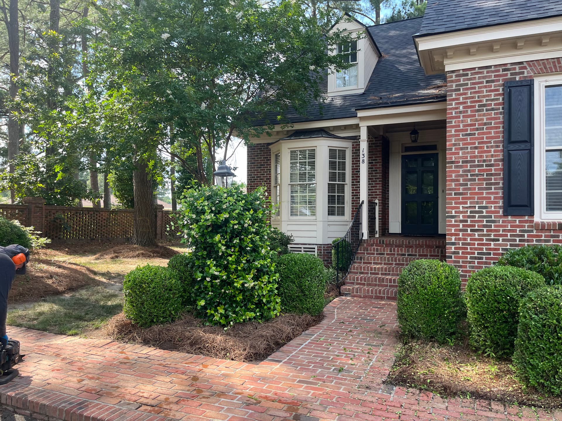 Gallery photos for Wilson NC Townhouse Pressure Washing and Bush Trimming: Image #5