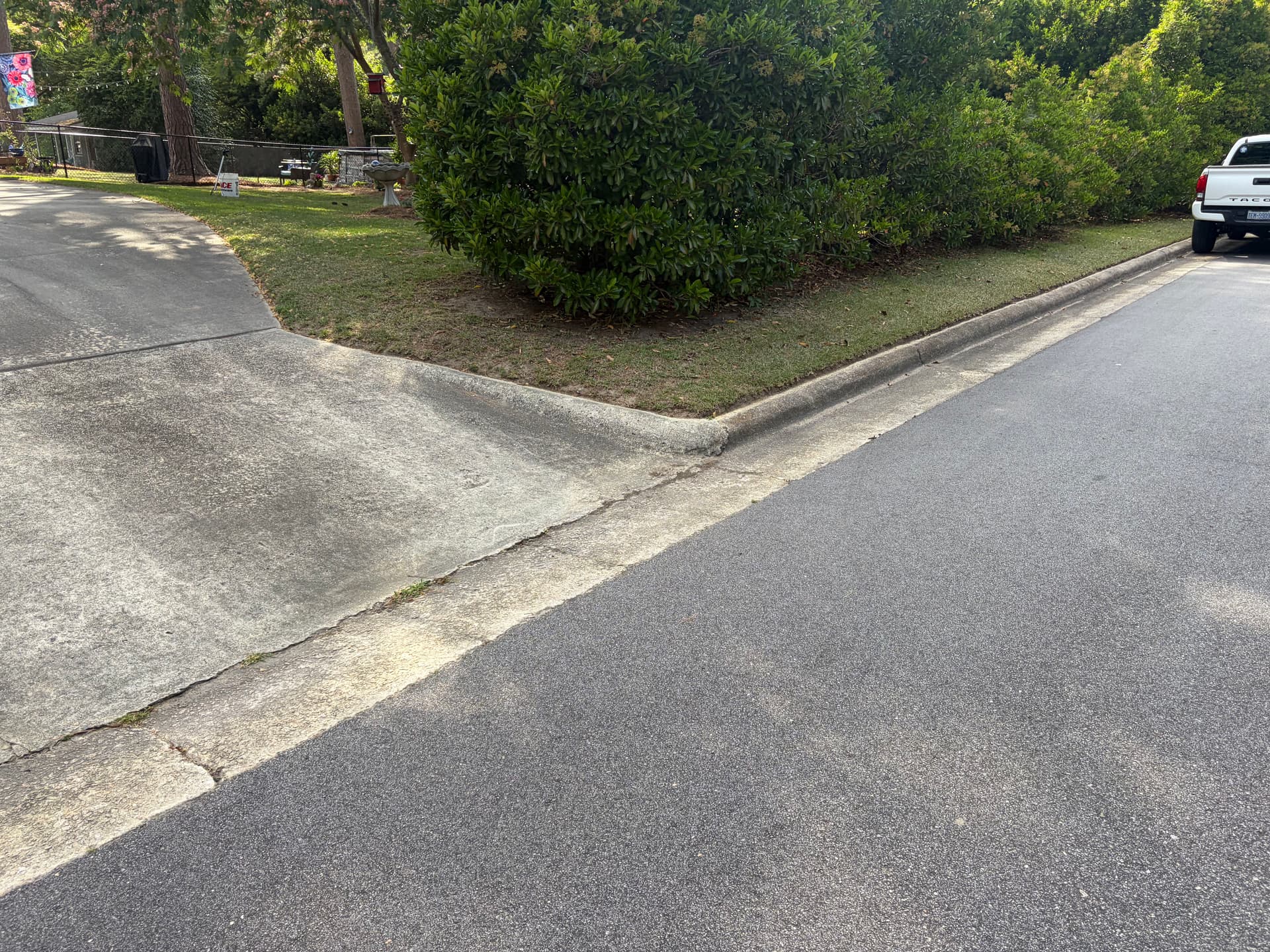 Gallery photos for Concrete Driveway Pressure Wash That Actually Makes a Difference: Image #5