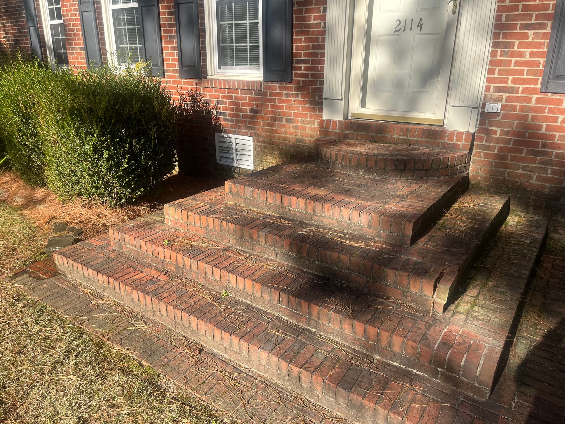 Gallery photos for Brick Front Steps and House Washing That Actually Made a Difference: Image #3