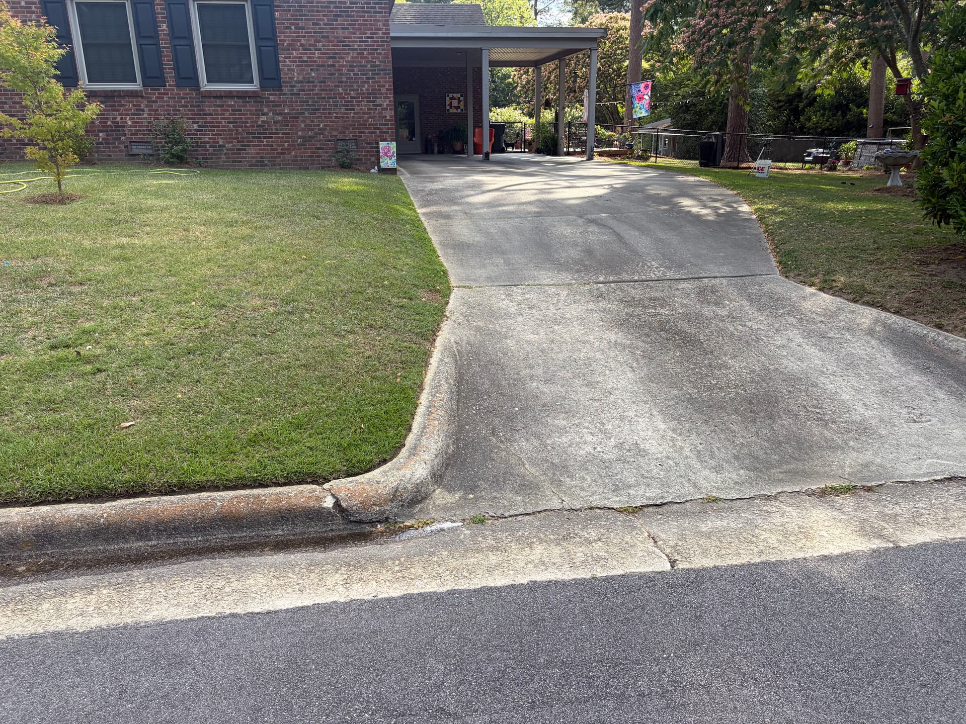 Gallery photos for Concrete Driveway Pressure Wash That Actually Makes a Difference: Image #4