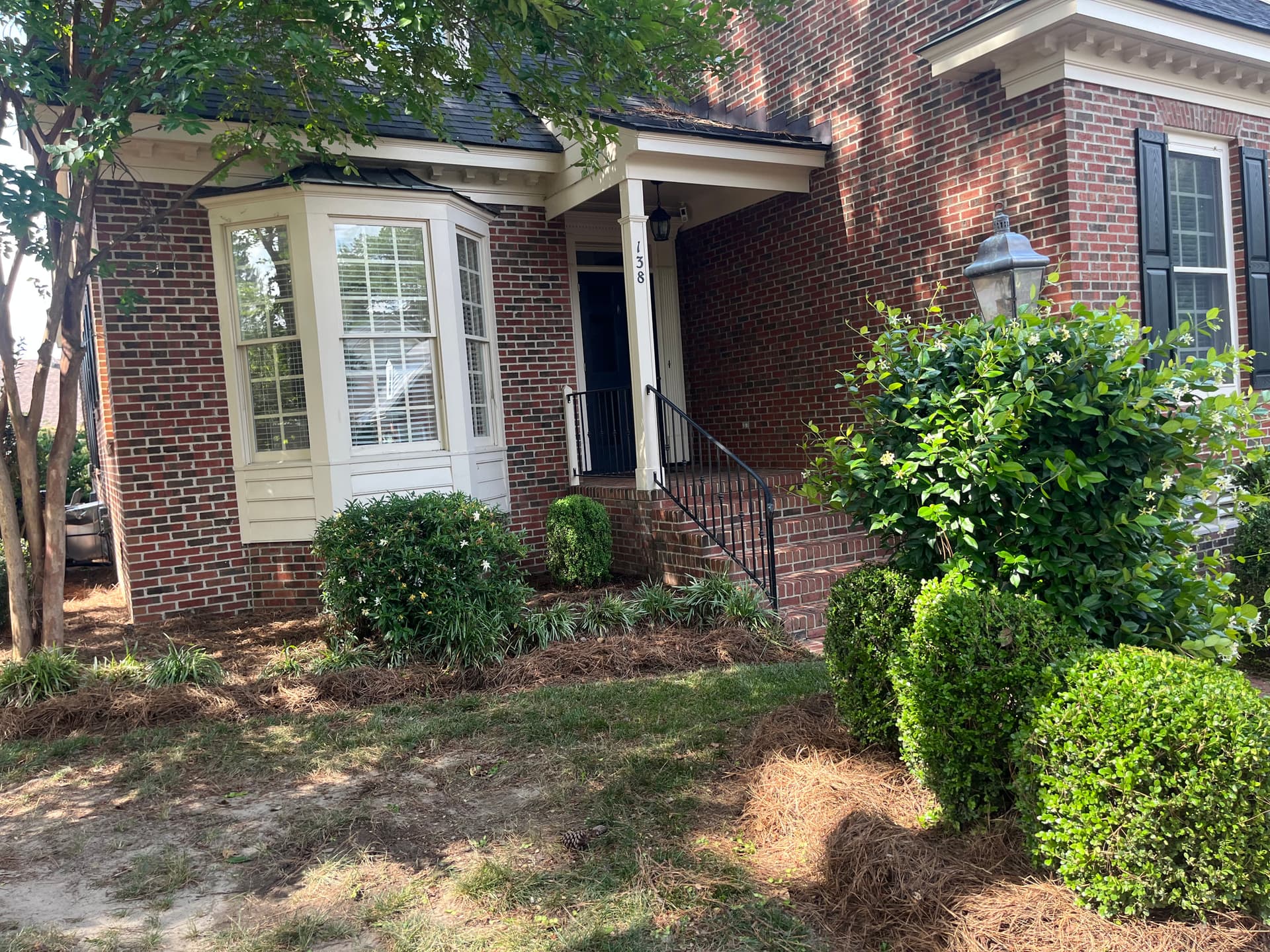 Gallery photos for Wilson NC Townhouse Pressure Washing and Bush Trimming: Image #4