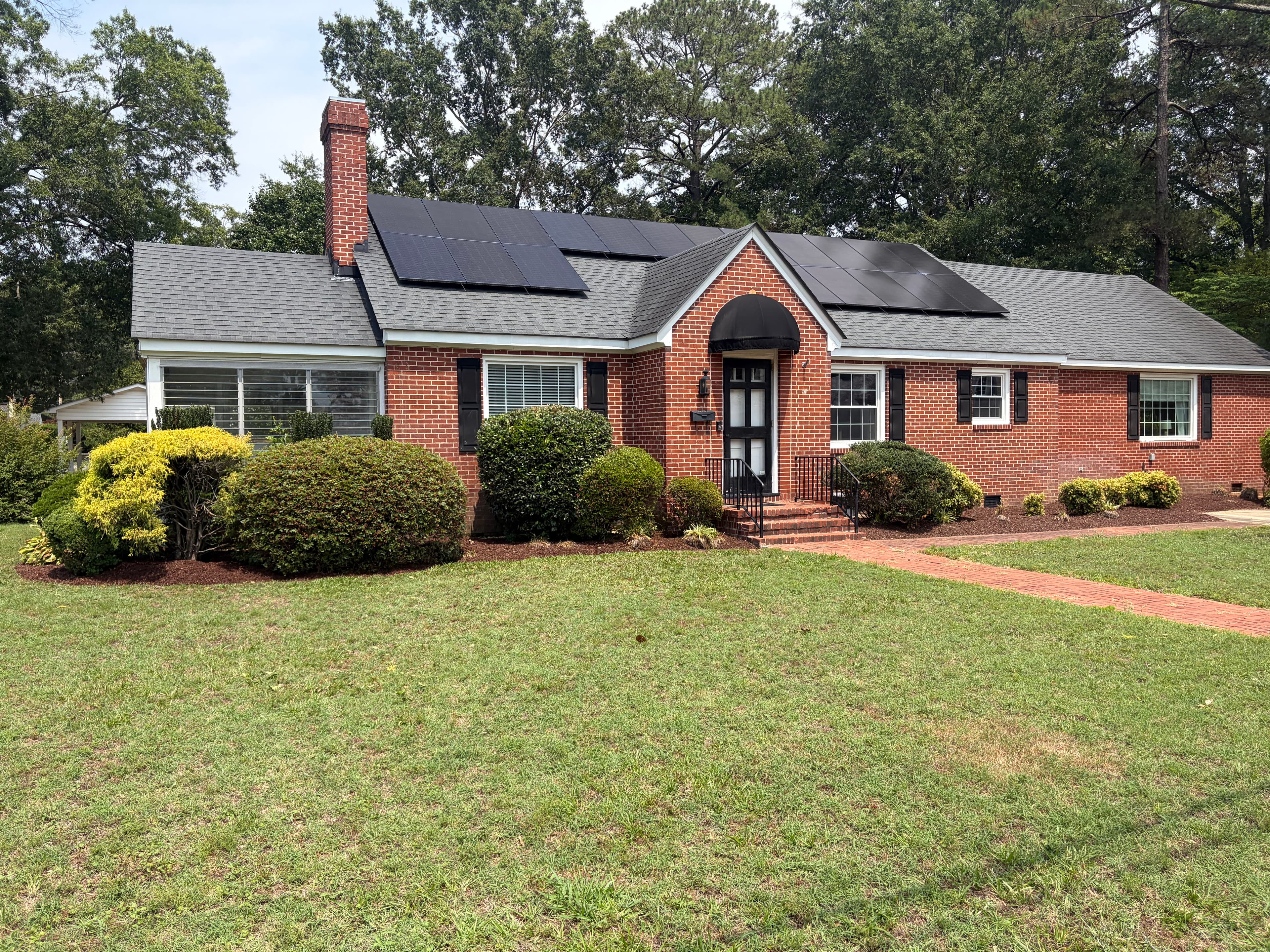 Project Shrub Trimming and Fresh Mulch That Actually Make a Difference image
