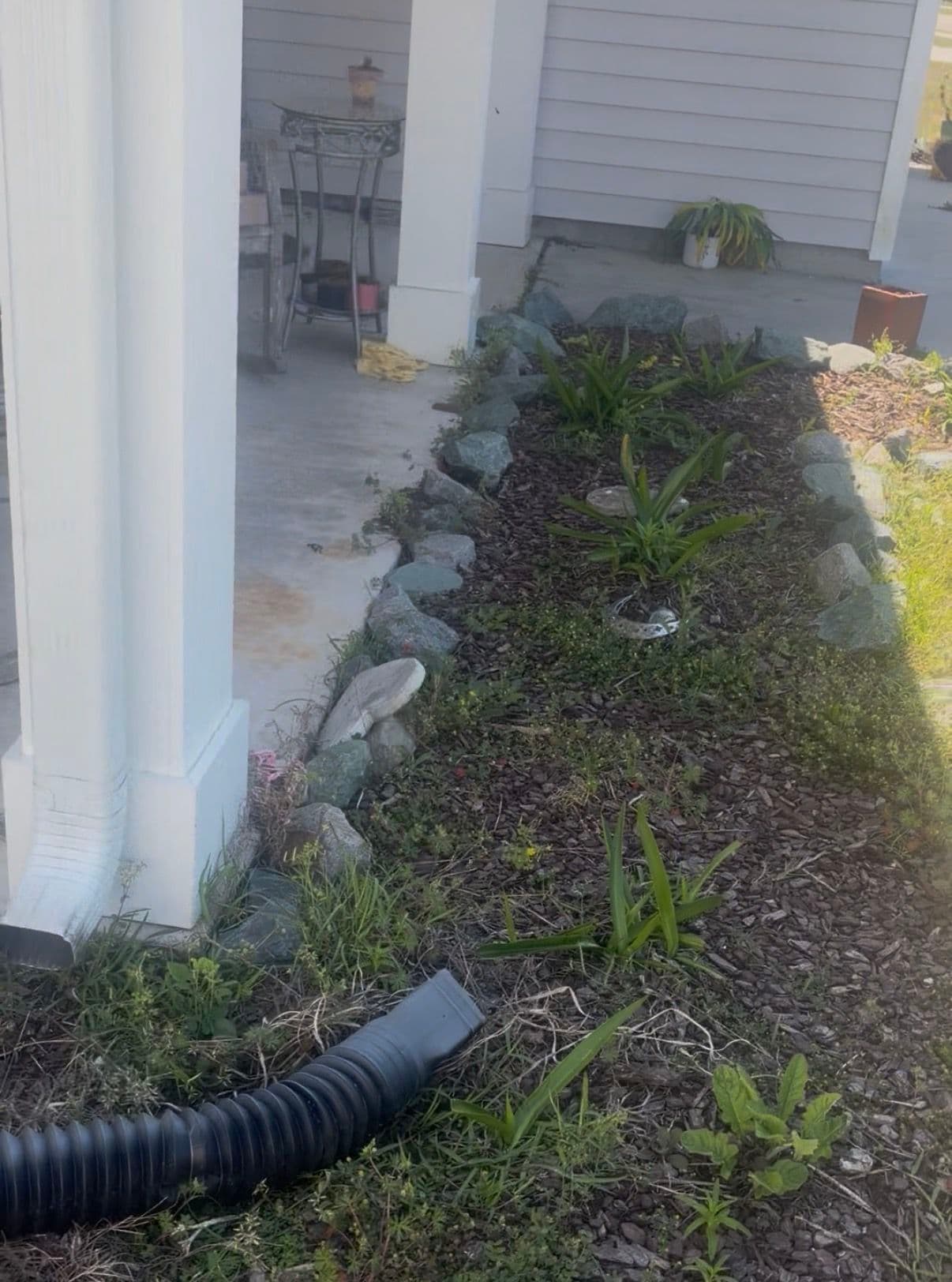 Gallery photos for Fresh Mulch and Clean Beds Give This Home New Curb Appeal: Image #3