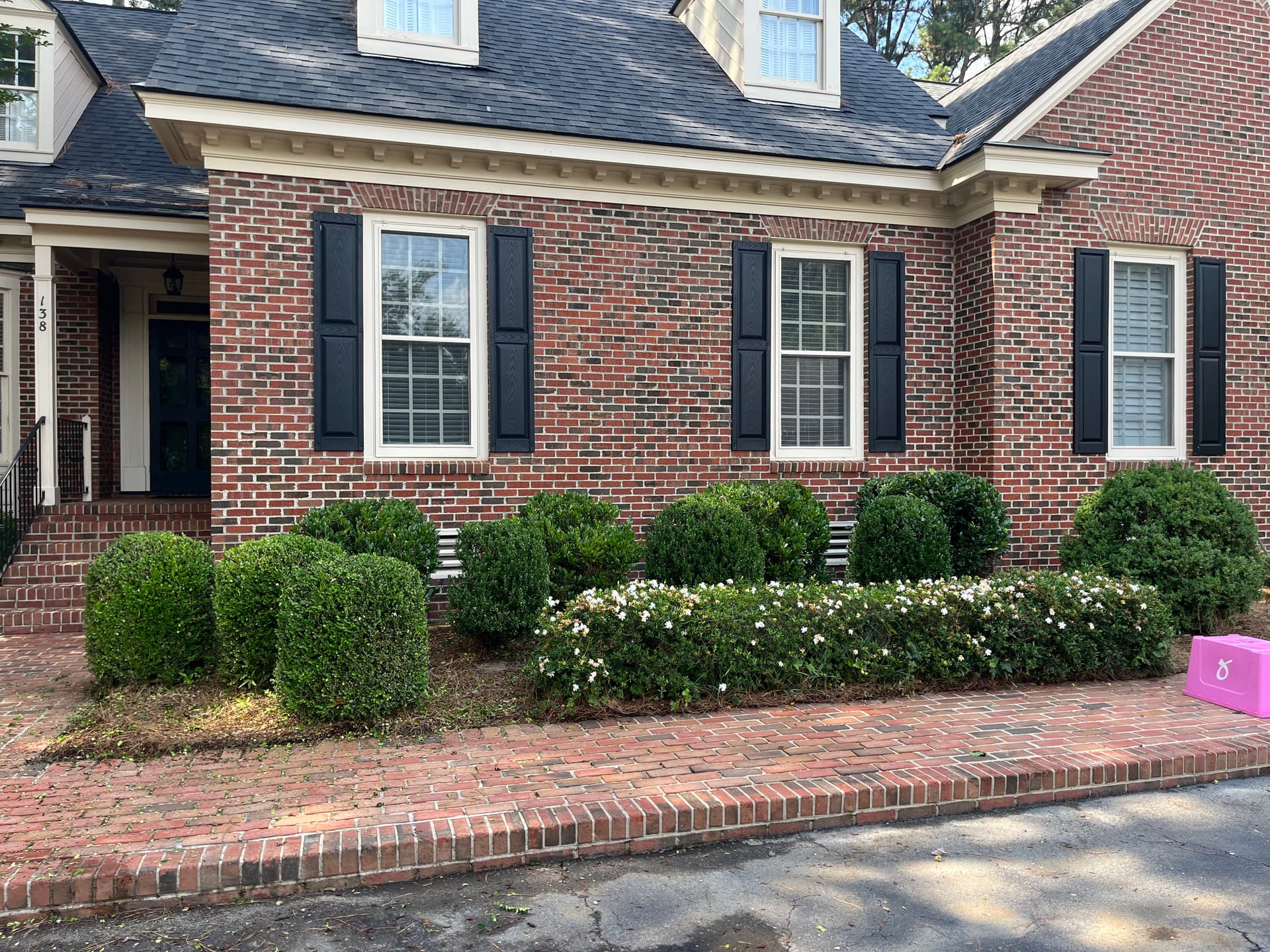 Gallery photos for Wilson NC Townhouse Pressure Washing and Bush Trimming: Image #2