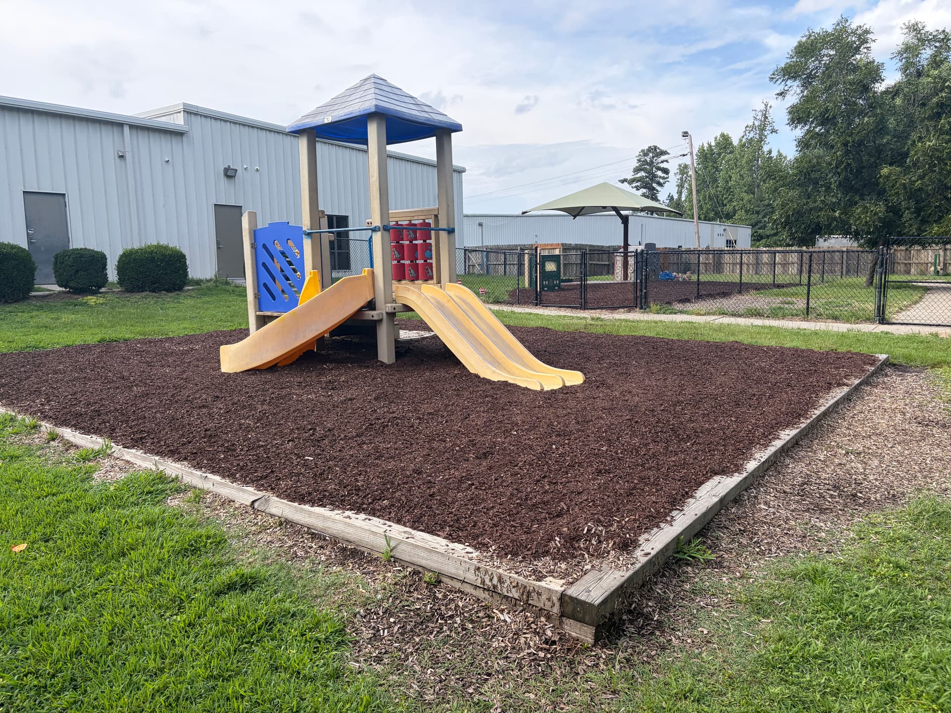 Gallery photos for 7 Yards of Brown Mulch for a Wilson NC Childcare Play Area: Image #4