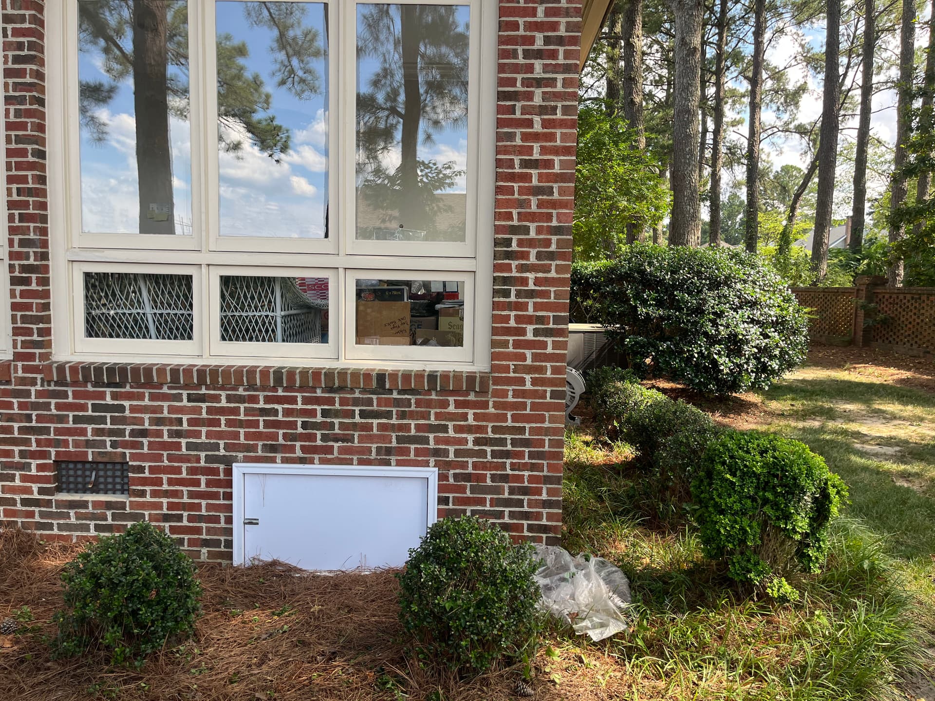 Gallery photos for Wilson NC Townhouse Pressure Washing and Bush Trimming: Image #8