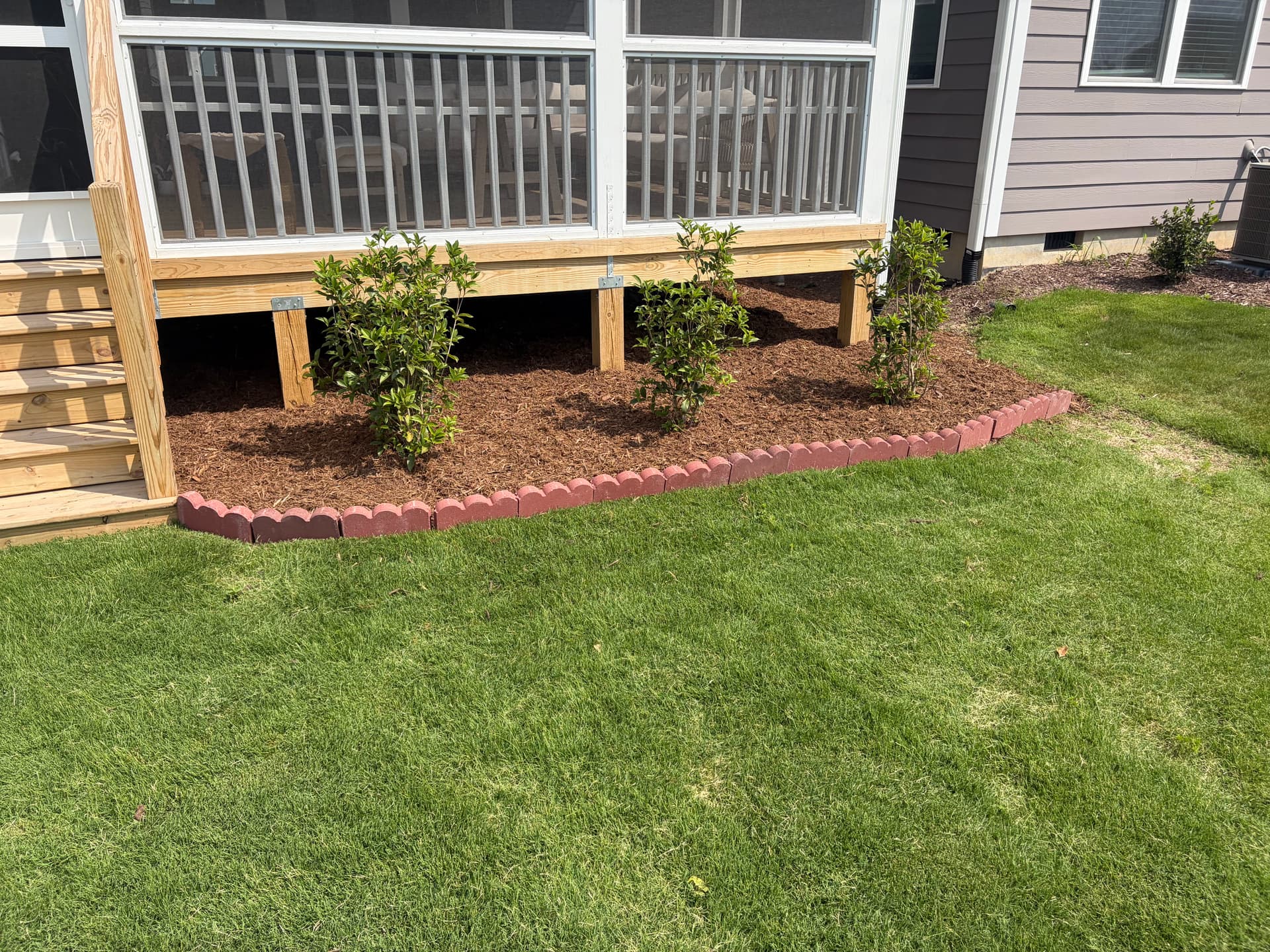 Gallery photos for Fresh Mulch and Brick Edging That Makes Beds Look Finished: Image #2
