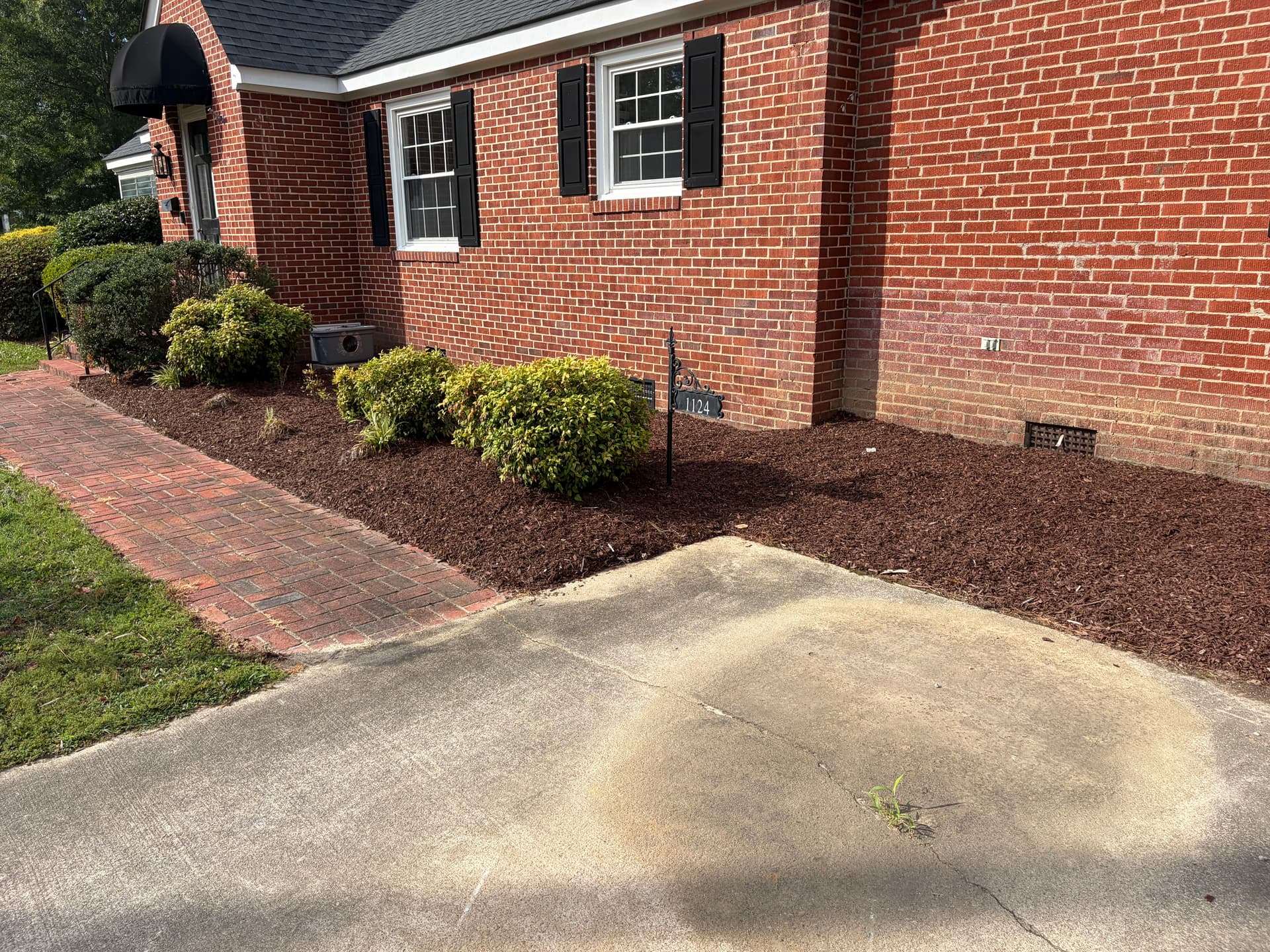 Gallery photos for Shrub Trimming and Fresh Mulch That Actually Make a Difference: Image #4