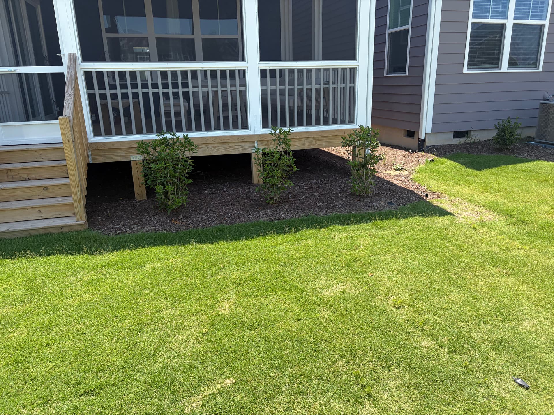 Gallery photos for Fresh Mulch and Brick Edging That Makes Beds Look Finished: Image #6