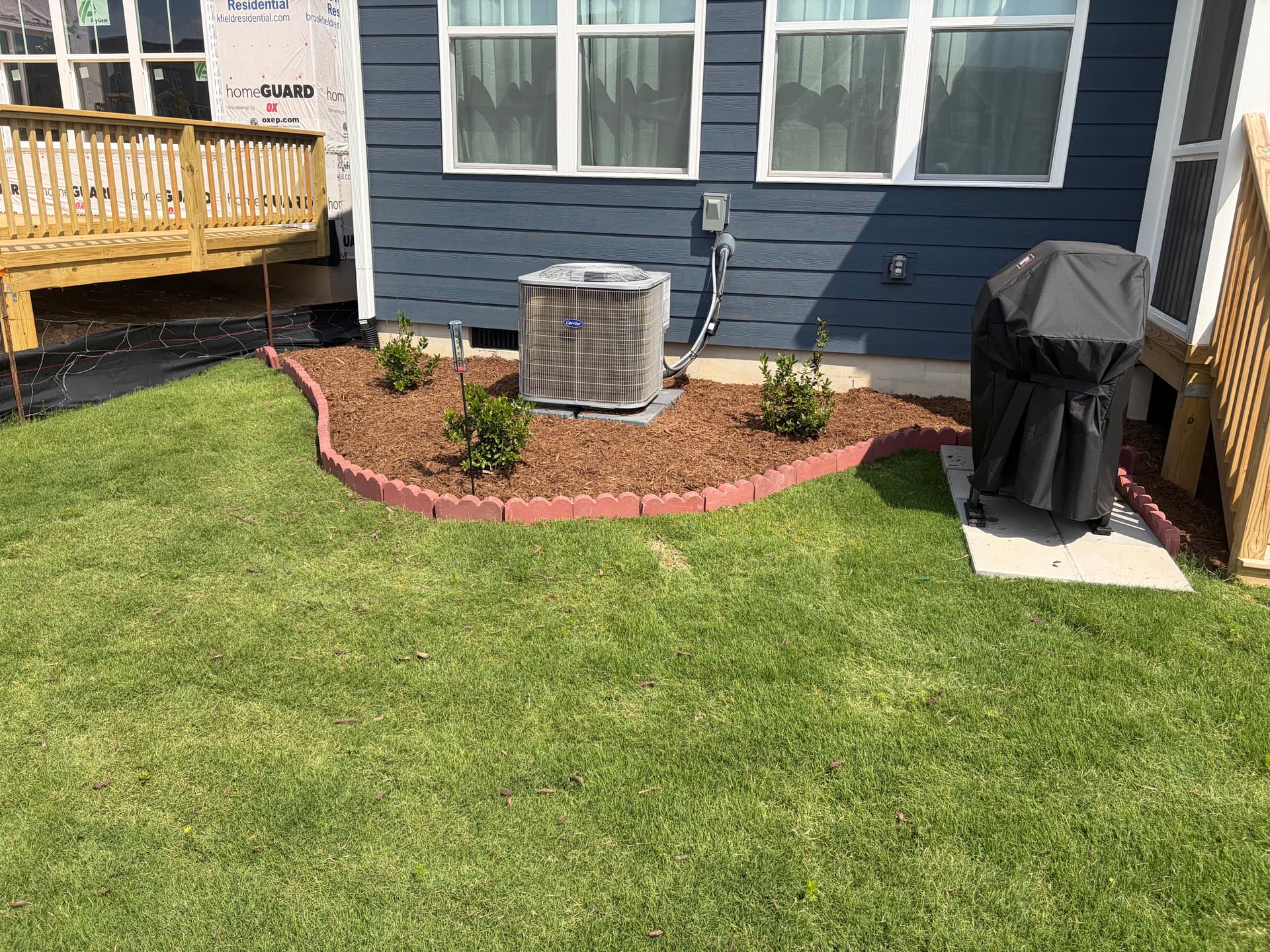 Gallery photos for Fresh Mulch and Brick Edging That Makes Beds Look Finished: Image #1