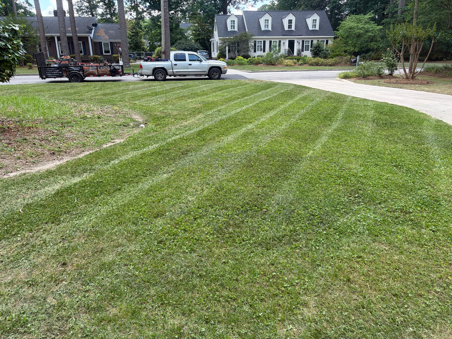 Gallery photos for Clean Mowing Stripes That Make Any Yard Stand Out: Image #3