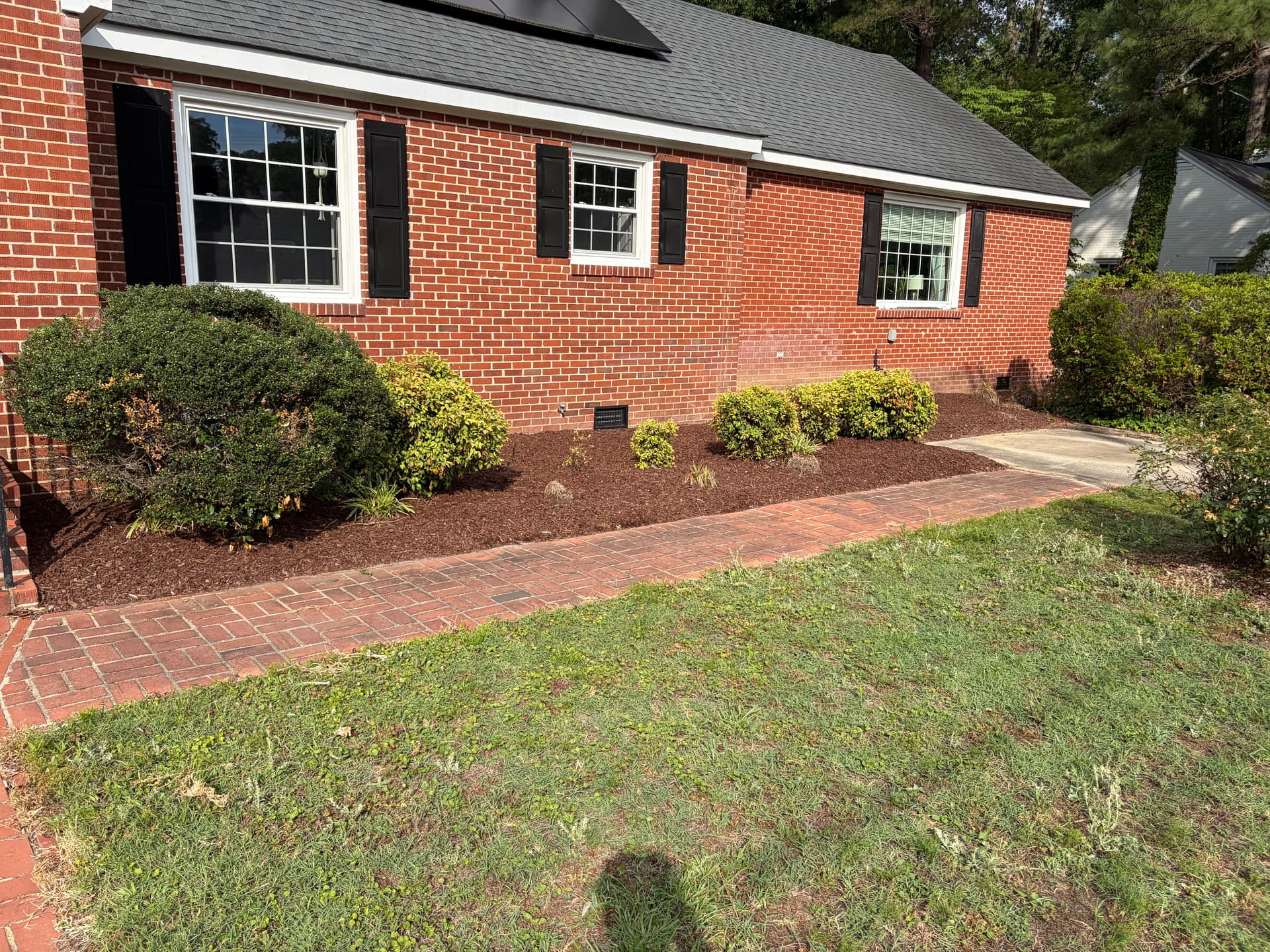 Gallery photos for Shrub Trimming and Fresh Mulch That Actually Make a Difference: Image #1